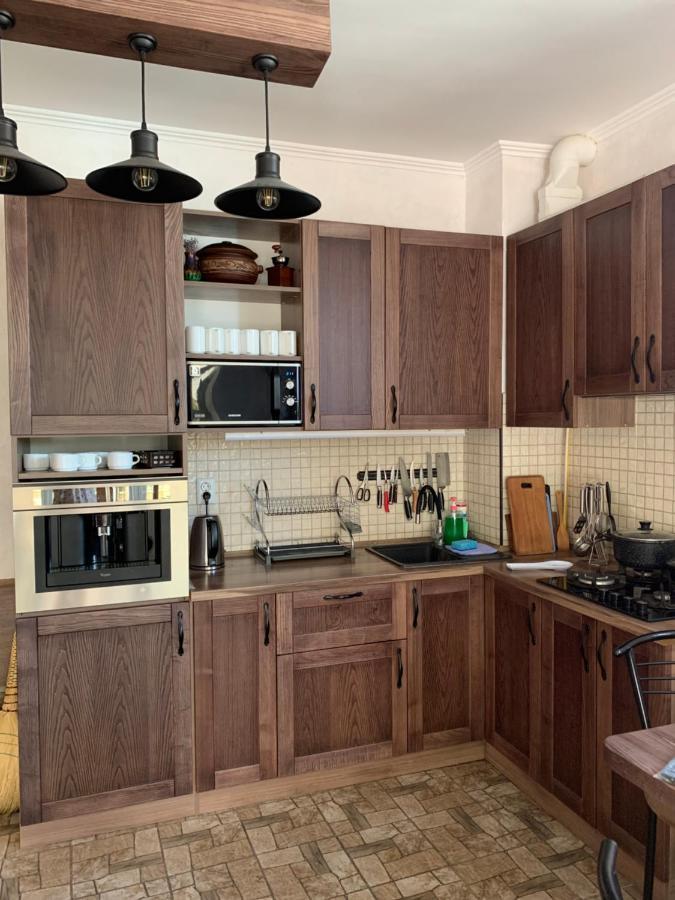 Family Люкс Aparthotel Kamjanets-Podilsky Buitenkant foto