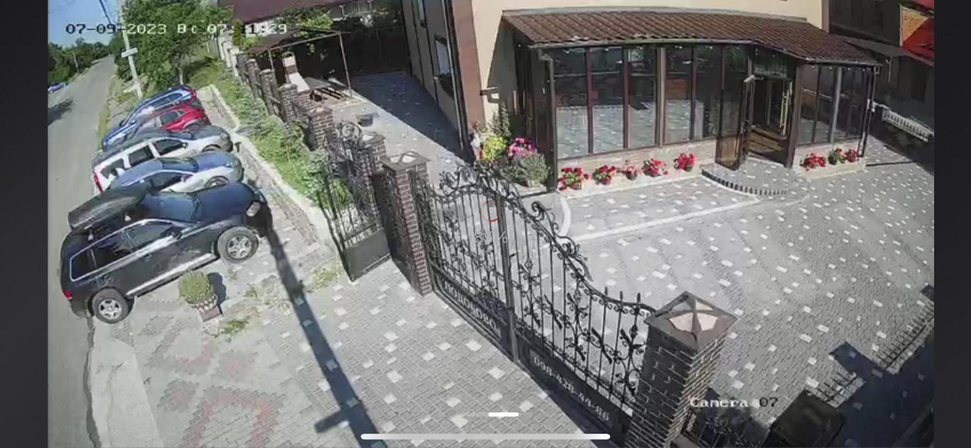 Family Люкс Aparthotel Kamjanets-Podilsky Buitenkant foto