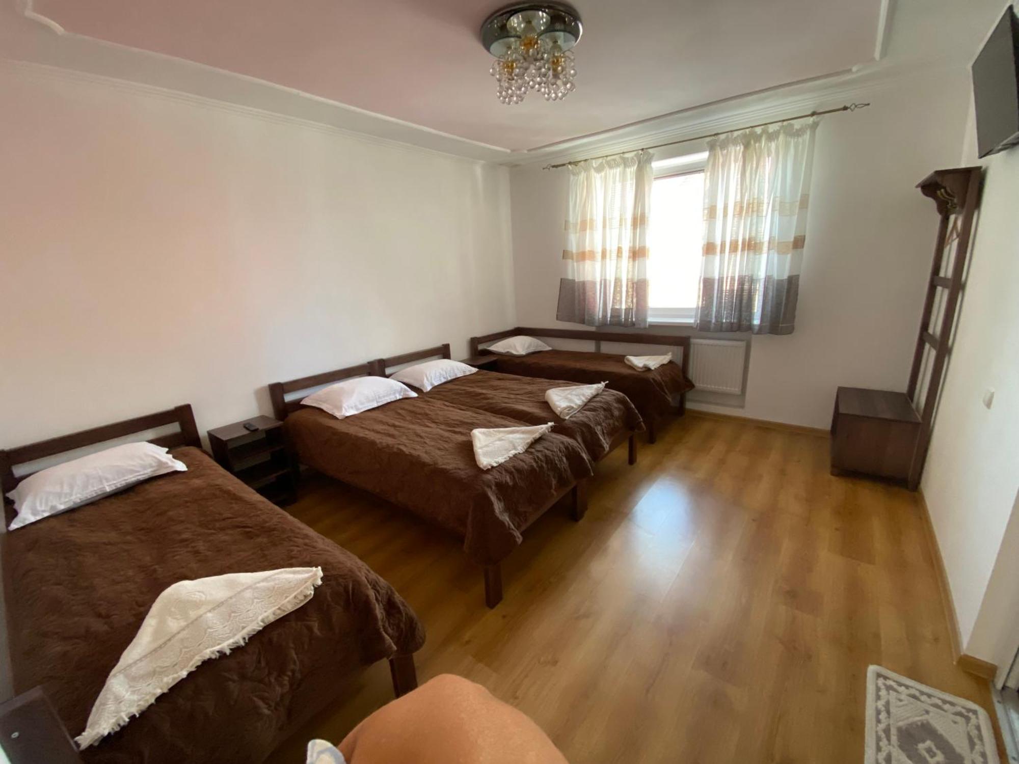 Family Люкс Aparthotel Kamjanets-Podilsky Buitenkant foto