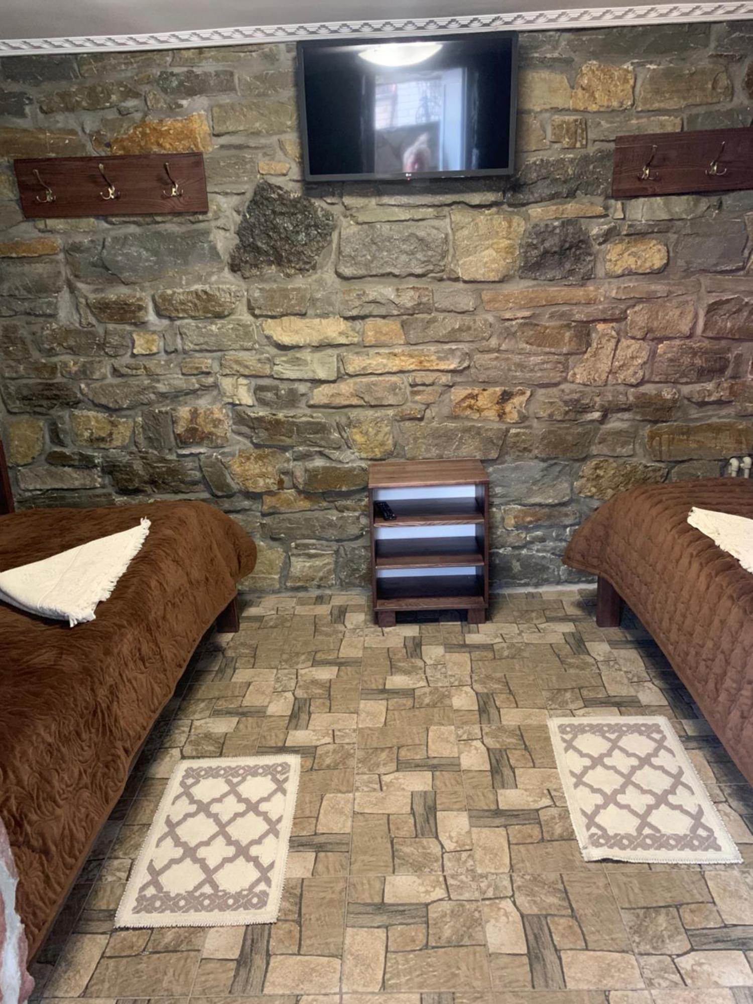 Family Люкс Aparthotel Kamjanets-Podilsky Buitenkant foto